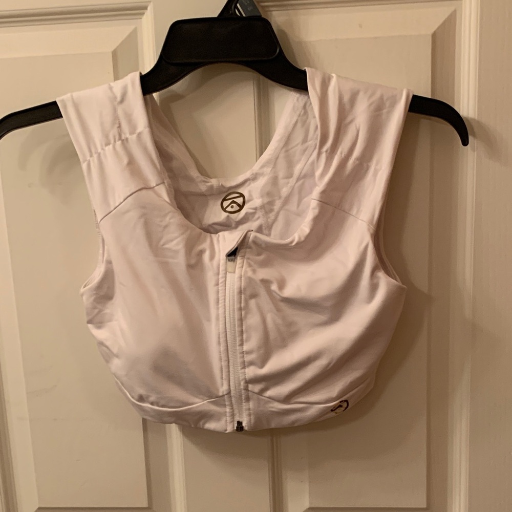 Women's Medium White Sleeveless Sports Bra Type Top